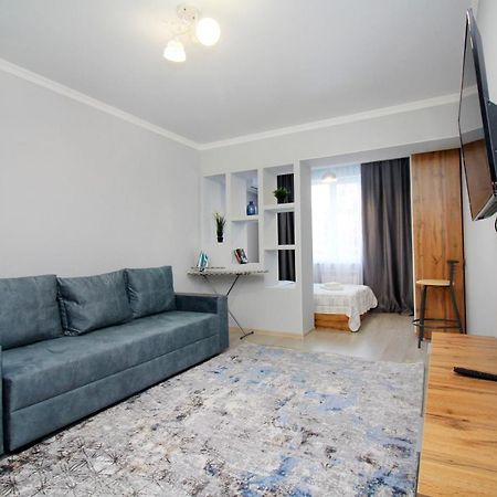 Cozy Studio In The Best Area! 3 Alma-Ata Exteriör bild