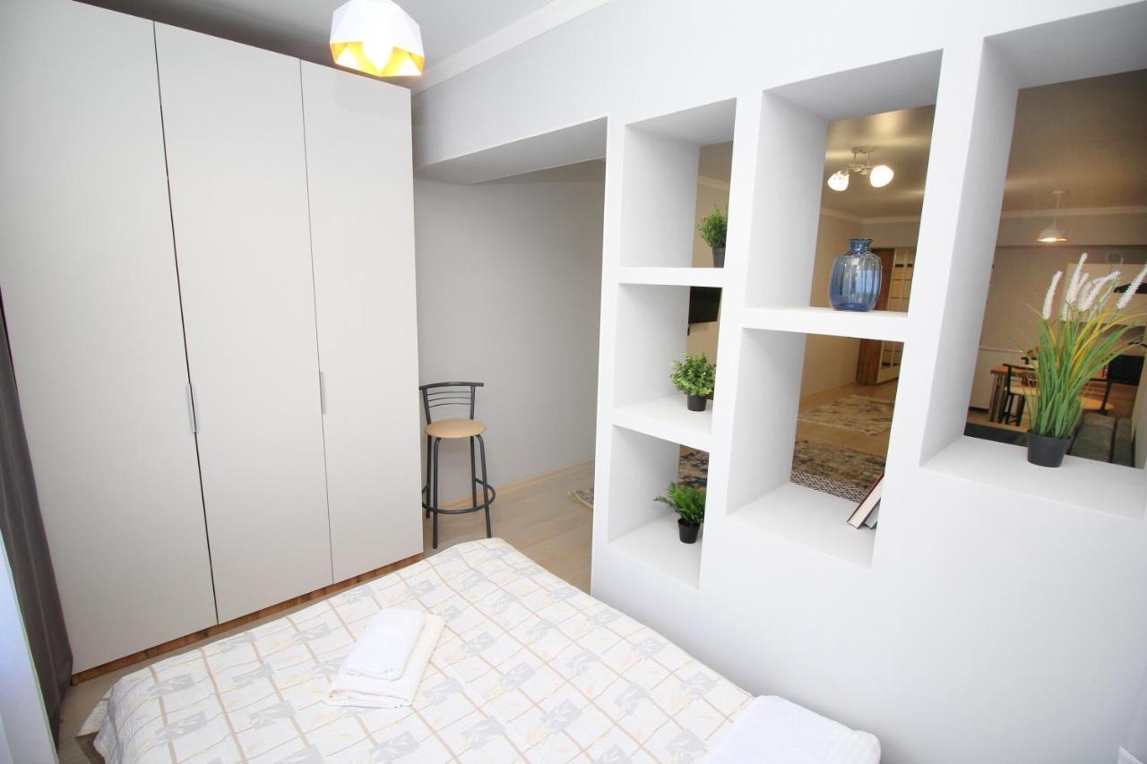 Cozy Studio In The Best Area! 3 Alma-Ata Exteriör bild